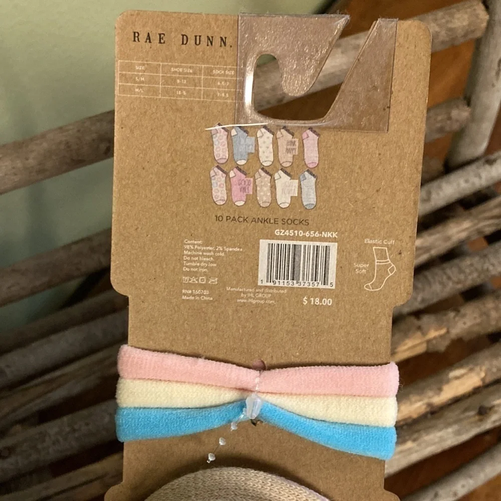 NWT! Rae Dunn GIRLS 10 PACK DONUT ANKLE SOCKS with 3 Bonus Hair Ties